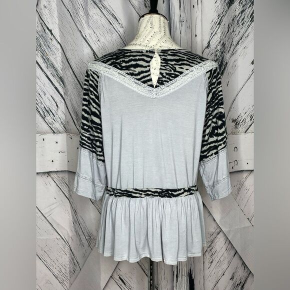 POL "The Trena" Gray Zebra Print Waist Tie Top S - Picture 3 of 9